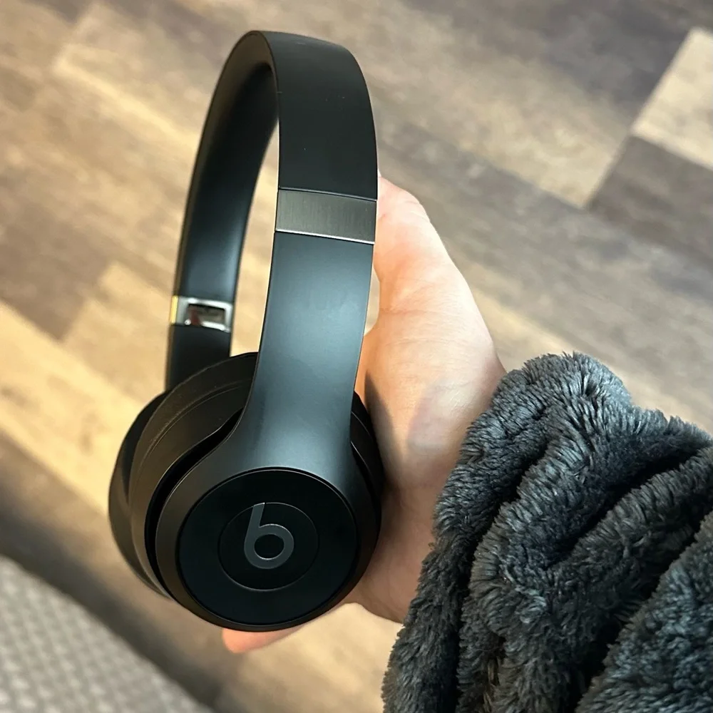 Solo 4 Wireless Headphones - Black